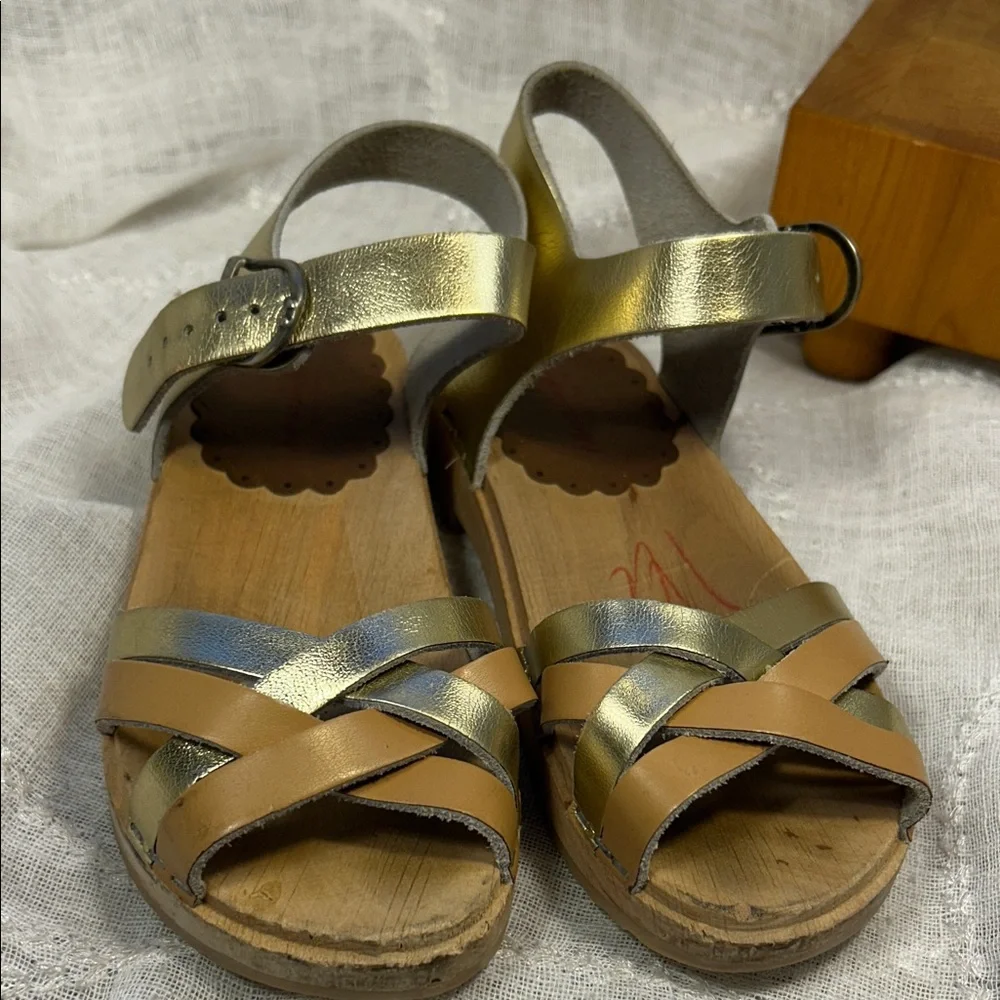 Hanna Andersson leather sandal clog